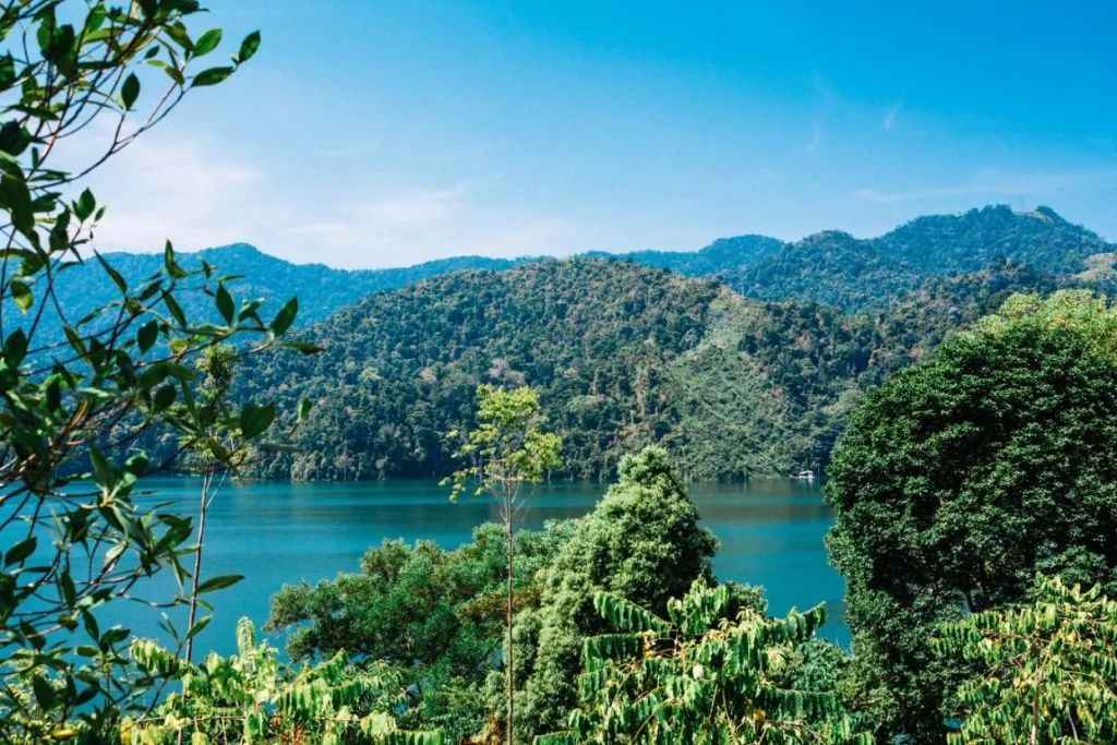 Eight Top Vacation Destinations in Malaysia: Exploring Nature and Mysterious Realms